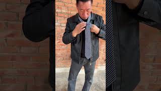 Essential skills for grooms and business friends: tie knot matching skills