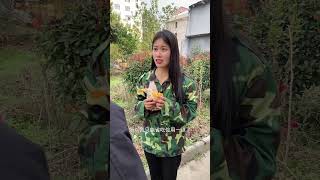 善良的小姑娘捡到钱以后马上还给失主 #正能量 #善良 #好人有好报 #传递正能量