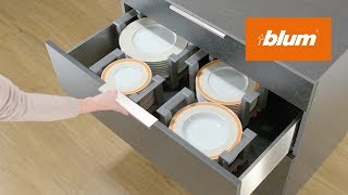 Blum plate holder: organise plates in high fronted pull-outs | Blum