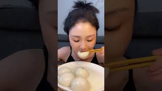 Oh my god, it's so delicious. I love life, food, and sharing. Tangyuan. I'm going to buy groceri
