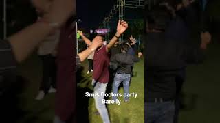 Dr party me Enjoy Karte hue
