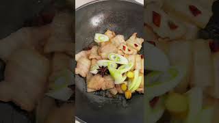 热乎乎的猪肉炖粉条～