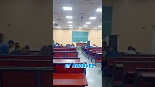 IIT lecture rooms vs labs 🤩 #iitroorkee #iitr #iit #iitjee #iitmotivation #lifeatiit #iitcolleges