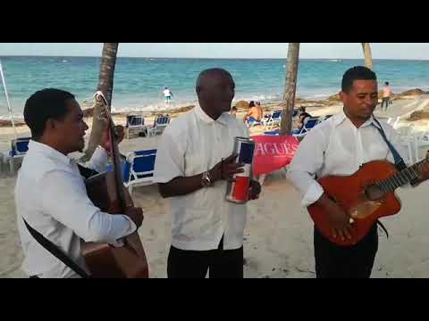 Otto y Melki on guitaras