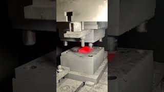 4000-ton forging press forges copper parts with great force, forming them in one second#forging