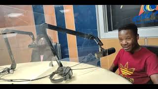 Mukomana uya musatanist in the studio with his mum. Amai apana chavarikuziva