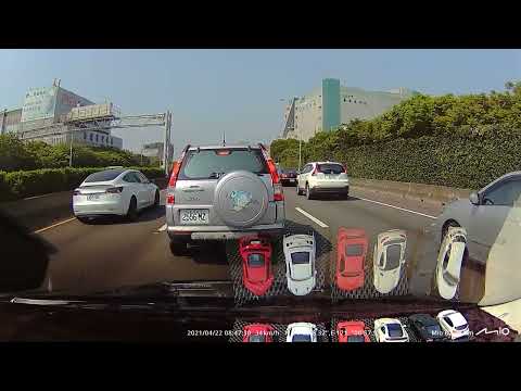 20210422 變換車道時未依規定全程使用方向燈