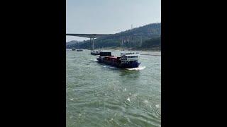 嘉陵江航运三巨头之广安港，新建五艘货轮首航重载货物返港广安，后续还会有新能源船舶亮相，祝广安港，愿你航行顺利、一帆风顺、满载而归#广安港 #船摄 @广安港-杨毅