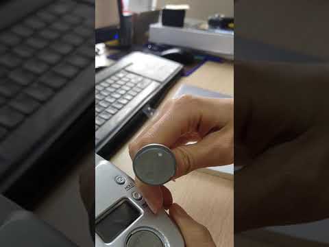 510 160 - Opening the Battery Compartment