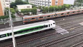 【フリー動画】特急電車E257系5000番台による集約臨時列車が武蔵野線E231系を追いかけながらの走行シーン