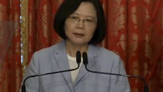 宝岛女总统放软姿态 两岸沟通管道仍同行 [20160820]