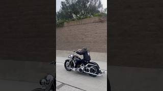 Custom Harley Davidson Deluxe #harleydavidson #fishtail #custom #black #pearl #harley #losangeles