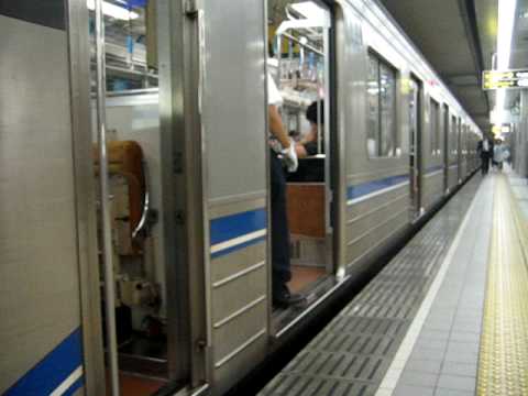 四つ橋線　西梅田駅より