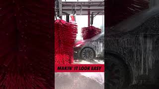 Tommy's Express makin' it look easy 🙌  #carwash #carcleaning #tesla