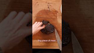 How I carve a ribeye for 2 people 🥩