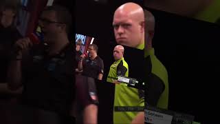 🎯 Michael van Gerwens elektrisiert Berlin beim zweiten Spieltag der Premier League of Darts! 🏆