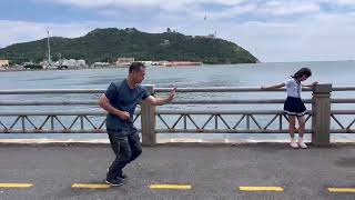 大连旅顺口旅游留念～张立群65岁形意拳鸡形四把