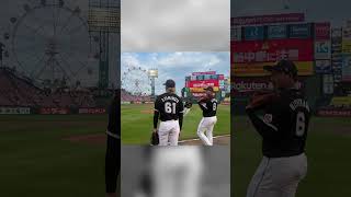 シートノック中、ダイナマイトに鼓舞する山本大斗選手 #chibalotte