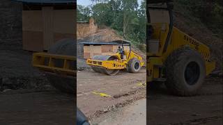 Slender Sakai dan Exvacator Komatsu #excavator #komatsu #slender #sakai #shorts #video