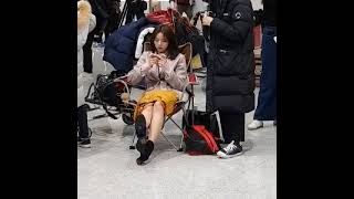 연애인 촬영중간 휴식  | 배우 채수빈 | 여우각시별 | 인천공항T2