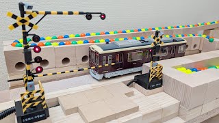 Marble Run Race ☆ Hankyu Railway + Railroad crossing + E233 train + Colorful Circle + Cuboro