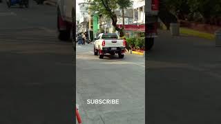 HILUX OR NAVARA  WHICH IS THE BEST LIFTED PICKUP? COMMENT BELOW... #shorts