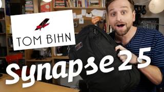 Tom Bihn Synapse 25 FULL Review (One Bag Travel Legend!)