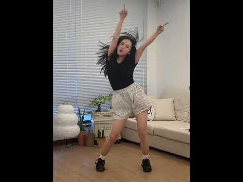 你怎么知道我今天拿房产证了殺RED女团 爱的主打歌 itzy