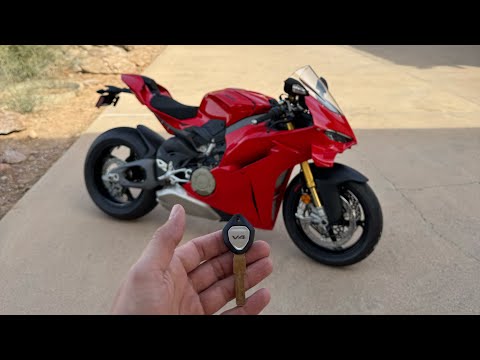 Picking up my 2025 Ducati Panigale V4S in California Part: 4