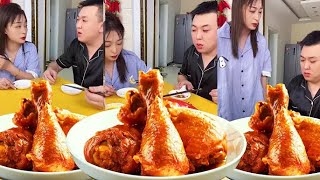 自私的老公一點好吃的不給我留，看來就是欠收拾！