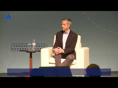 Fireside Chat with President Jay Simons and Sophie Wade (한국어 자막)
