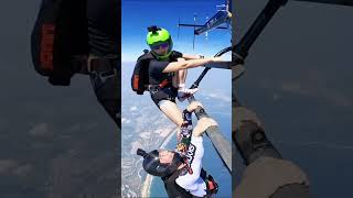 skydiving #shorts😇😗跳伞壮丽飞行：挑战重力的惊险体验
