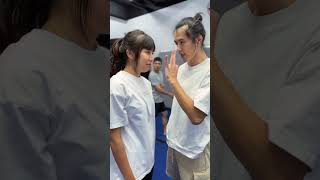 女生也能後空翻！