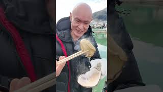 呉のマルカツ水産さんで牡蠣打ち体験をさせて頂きました！