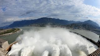 【王维洛：坝块是弹性变形，但三峡大坝整体并非弹性变形】7/11 #时事大家谈 #精彩点评