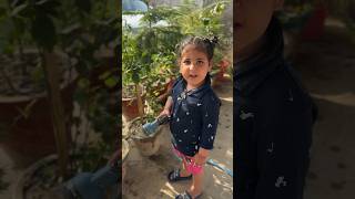 ਇਕ ਨਾ ਮੇਰੀ ਫ਼ੋਟੋ ਬਣਾਓ ਪੋਦਿਆ ਨਾਲ 😝#funny #babydocter #shortvideos #cowvideo #cutebaby #littledoctor