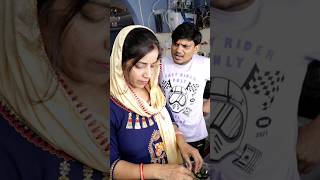 pta nhi kya bana rahi hai 😜#youtubeshorts #comedy #funny #hasimajak #bhagohansiaayi #saasbahucomedy