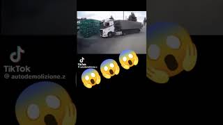 So nicht liebe Kollegen #lkwfahrer . Dumm gelaufen 😂😂