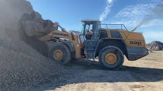 2011 LIEBHERR L586 2PLUS2 For Sale