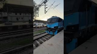 SRE WAG-12B Crossing😱With Classic Horn #railway #viralshort #indianrailways #train #shorts #wag12