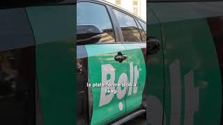 Une femme s'en prend violemment à un VTC à Paris !