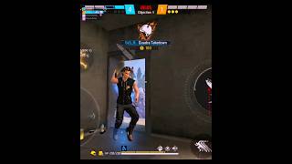 1VS4 CLUTCH MOMENT🥶WAIT FOR END!!#freefire #arisudanyt #b2k #trending #freefirehighlights