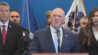 Feds to "flood" NYC with immigration officials following shooting of Border Agent