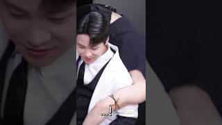 No, 'coz Jongho can easily lift Yeosang #strongestmaknae #ateez #jongho