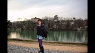 monika  en bottes Hunter   noires