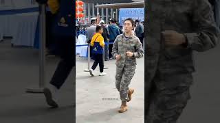 青岛海军开放日上的女兵#PLA#qingdao #military#army
