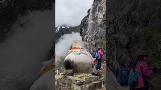 Diqing Yubeng Scenic Spot God Waterfall Sacred Waterfall #shortsfeed #searchfeed #nature #mountains