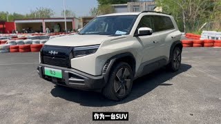 场地体验方程豹钛3，科技感上十足的新能源SUV可太好玩了