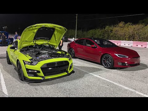2020 Shelby GT500 Meets Tesla Model S Performance At Drag Strip