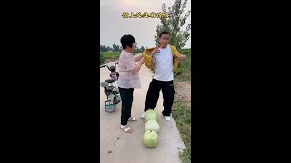 #Popularity Incentive Program, surprises are everywhere on the street #Funny Video